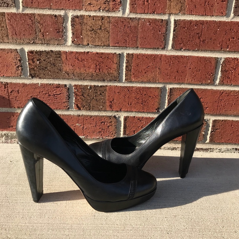Cole Haan Black Leather Cap Toe Pumps 8B